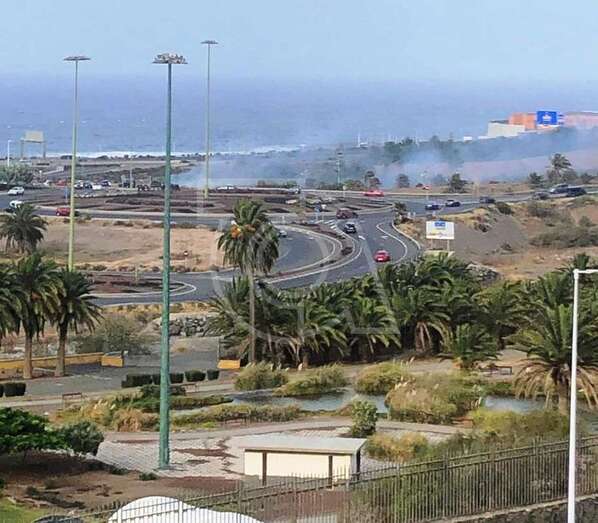 Humareda ocasionada por el incendio de esta tarde (Foto TA)